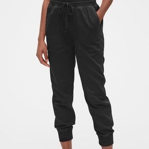 Gap Utility Jogger Size M Tall